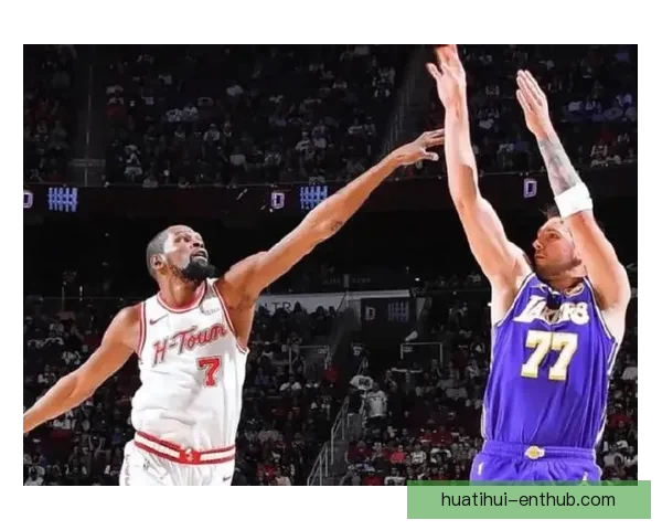 湖人伤病连击东契奇与里夫斯 詹姆斯迎来展现传奇实力的关键时刻